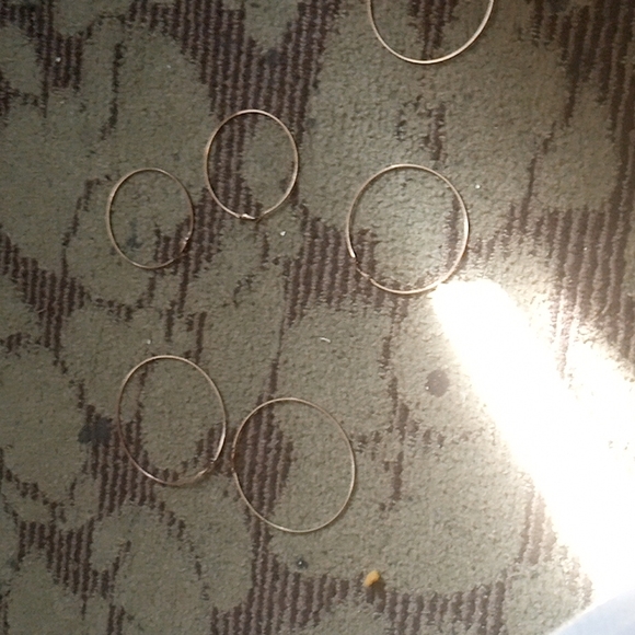 3 pairs of hoop earrings - Picture 1 of 1
